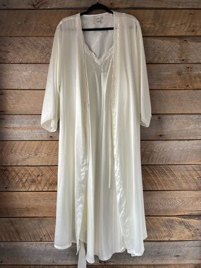 VTG Intimate Essentials Matching Silky Nightgown Robe Sz 1x Plus Size Bridal 90s